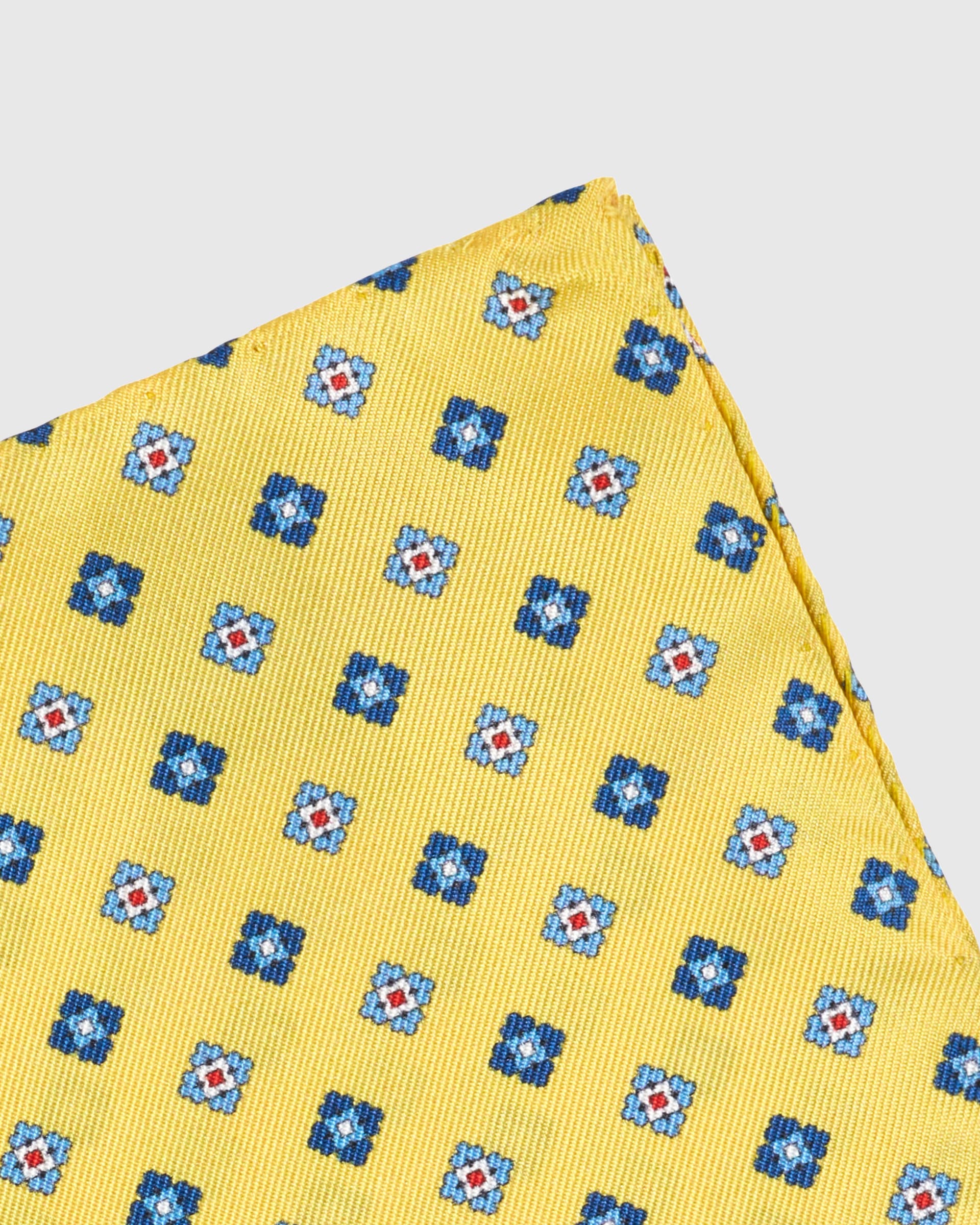 Carra Pocket Square - Men's Pocket Squares at Menzclub